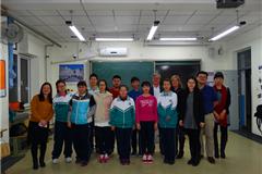 加拿大圭尔夫公立教育局局长Doug先生与国际处处长Nichole女士去北京昌平一中访问。